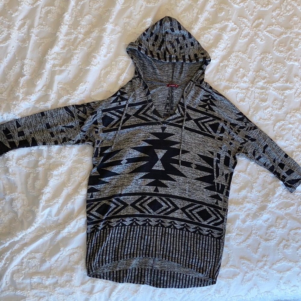 Sievergate hooded top